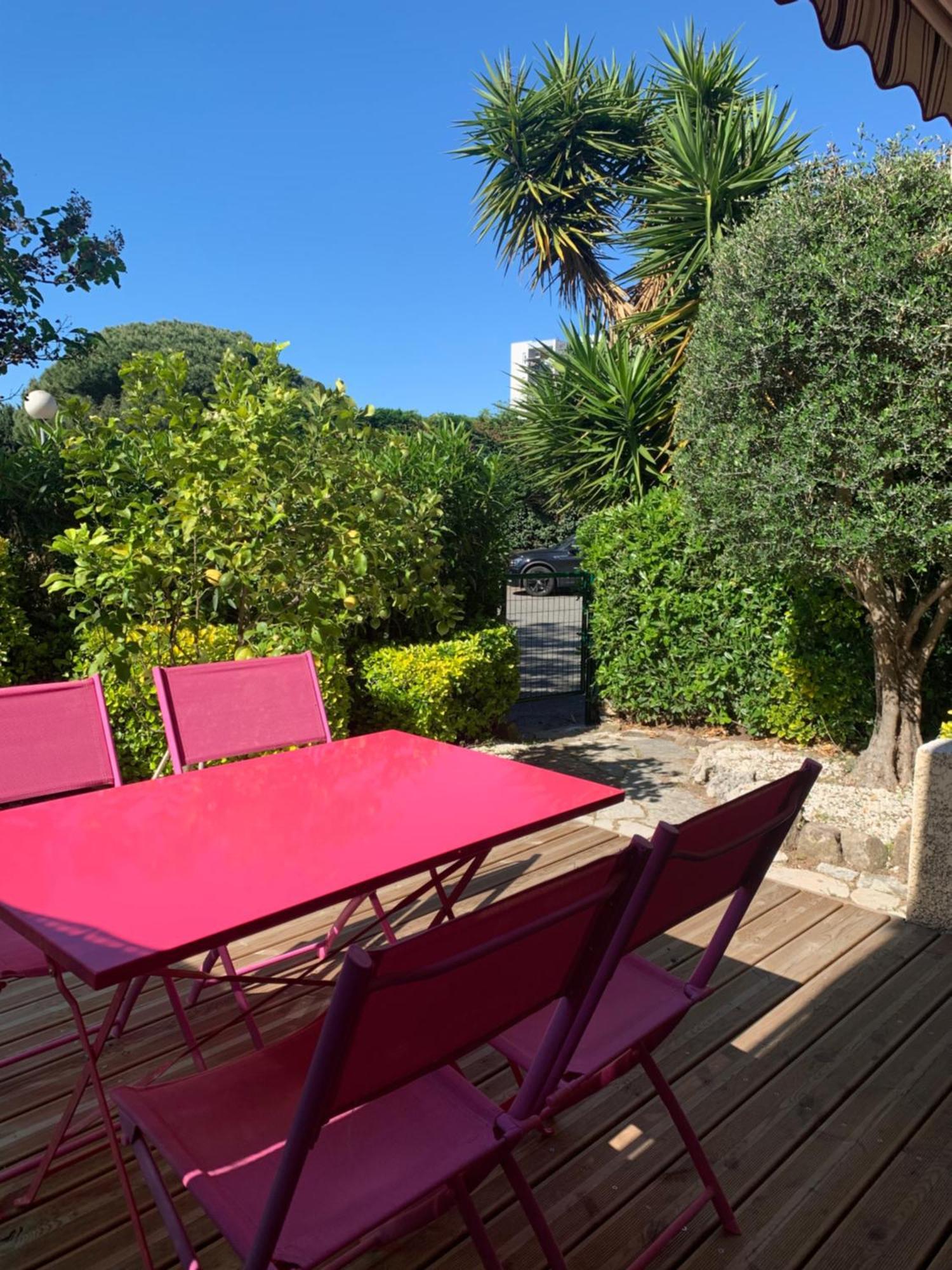 Beau T2 Avec Jardin Frejus Plage Bagian luar foto